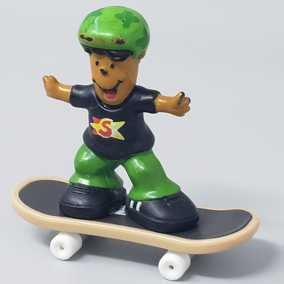 Pete The Skater Figure On A Tech Deck Mini Skateboard - Picture 8 of 8